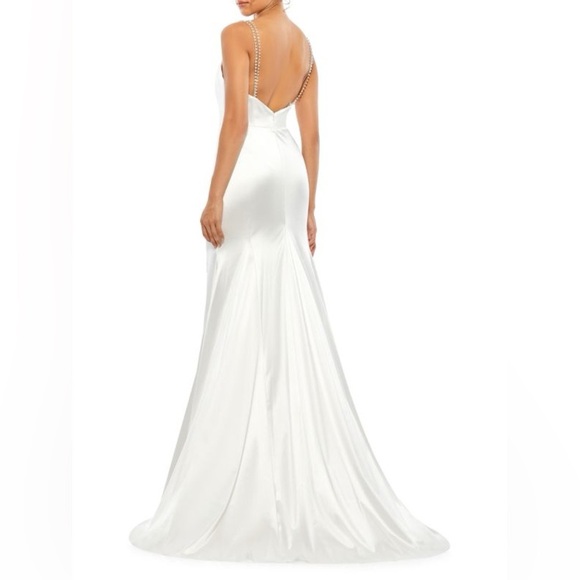 MAC DUGGAL
Rhinstone-Trim Trumpet Gown NWT Size 6 White - Picture 11 of 12